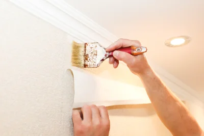 Pose de papier peint à Montabot — revêtements muraux et toiles de verre